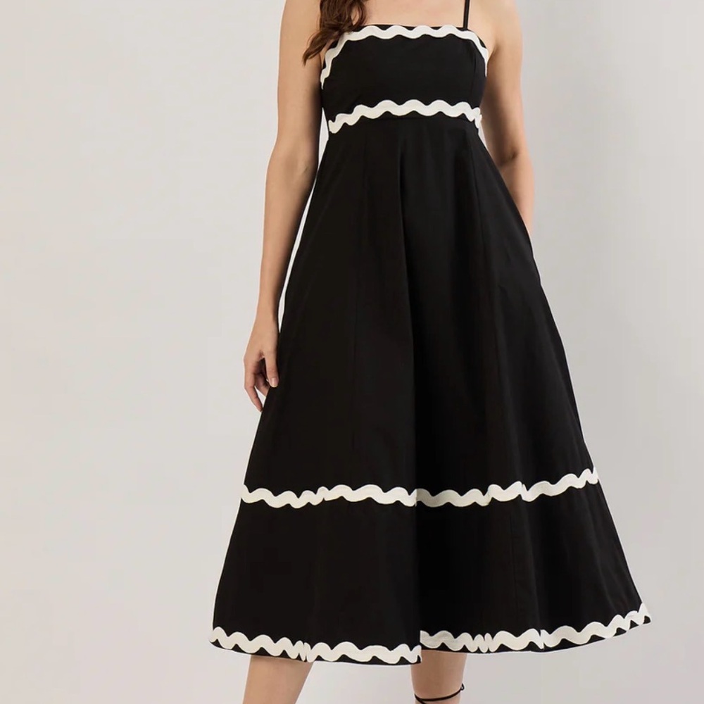 Chic Black and White Maxi Dress